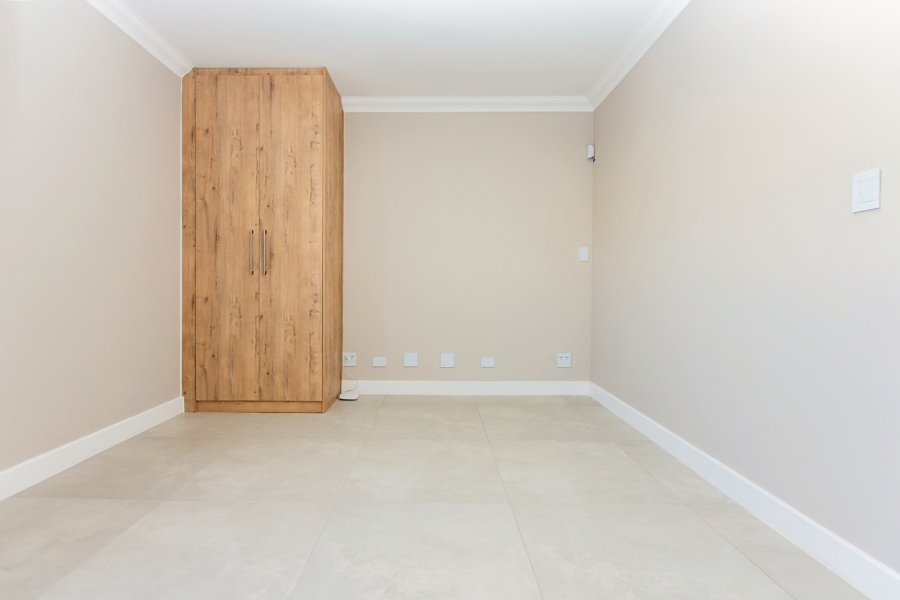 5 Bedroom Property for Sale in Myburgh Park Western Cape